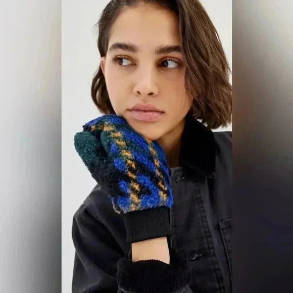 The North Face Ridge Fleece Mitten - Picture 2 of 13